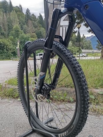 Flyer Uproc Shimano Deore 2023 Mountainbike usato, Blu — immagine 3 di 6