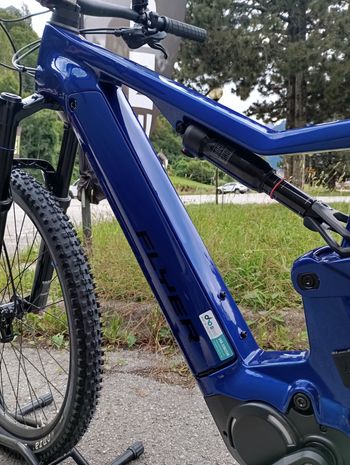 Flyer Uproc Shimano Deore 2023 Mountainbike usato, Blu — immagine 4 di 6