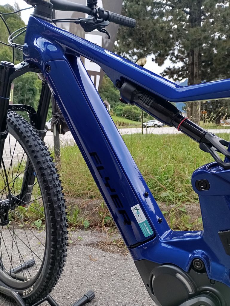 Flyer Uproc Shimano Deore 2023 Mountainbike usato, Blu — immagine 4 di 6
