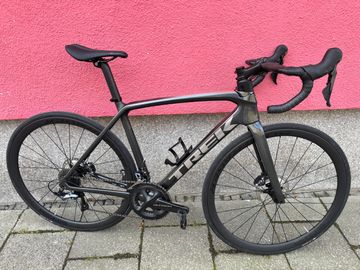 Gebrauchtes Trek Émonda SL 6 Disc 2022 2022 Road & Gravel, Hellgrau — Bild 1 von 5