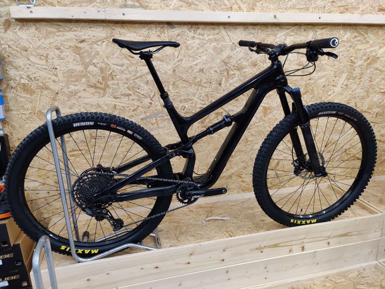 Used Cannondale Habit Carbon 3 2019 Mountainbike — image 1 of 8