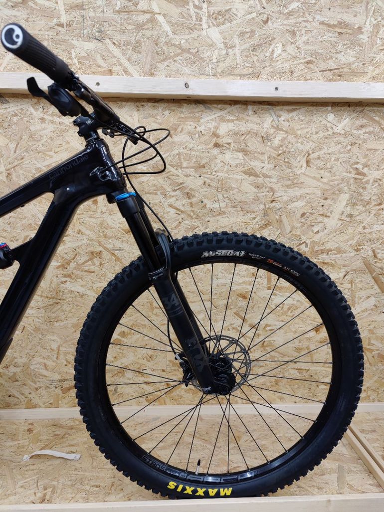 Used Cannondale Habit Carbon 3 2019 Mountainbike — image 3 of 8