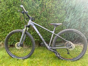 Used CUBE AIM, EX 2022 2022 Mountainbike, Black, 27.5, 29 — image 2 of 6