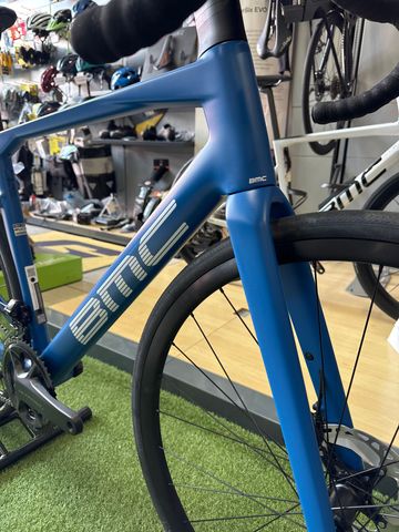 Used BMC Roadmachine TWO 2024 2024 Road & Gravel, Blue — image 2 of 9