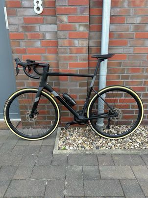 Cannondale - SuperSix EVO Carbon Disc 105 Di2 2024, 2024