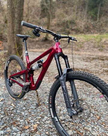 Used Yeti SB150 T1 2023 2023 Mountainbike, Red, 29 — image 2 of 4