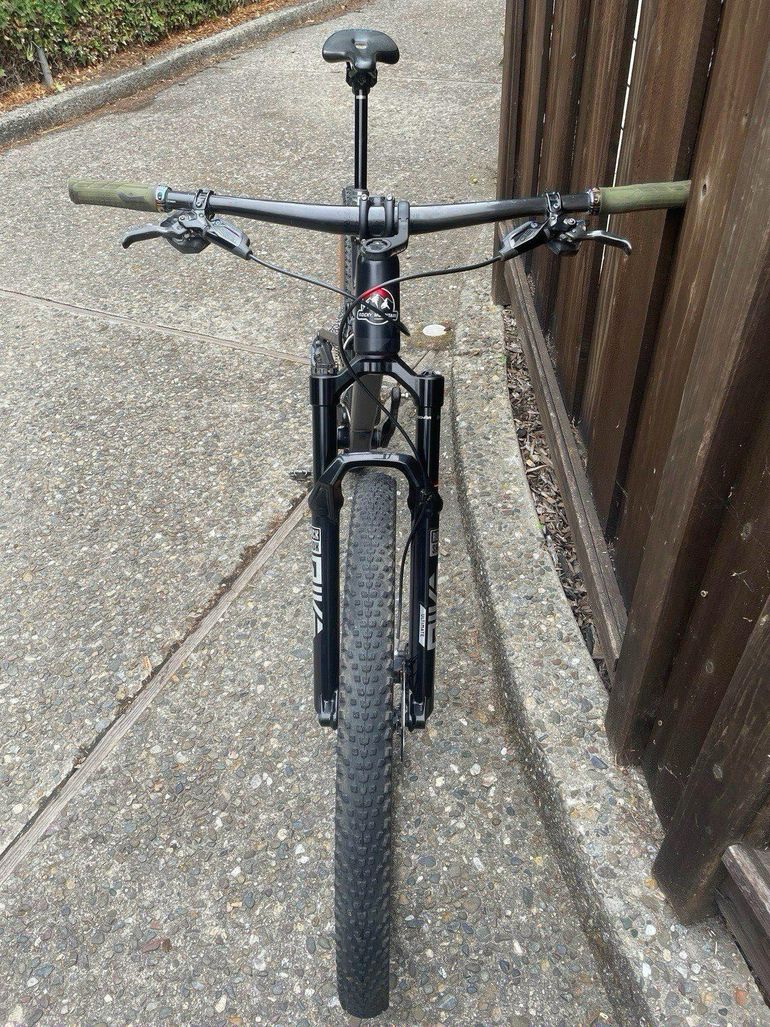 Used Rocky Mountain Element Carbon 70 2022 2022 Mountainbike, Black, 27.5, 29 — image 2 of 6