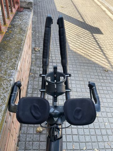 Felt IA 2 2017 2017 Road & Gravel usato, Nero — immagine 5 di 9