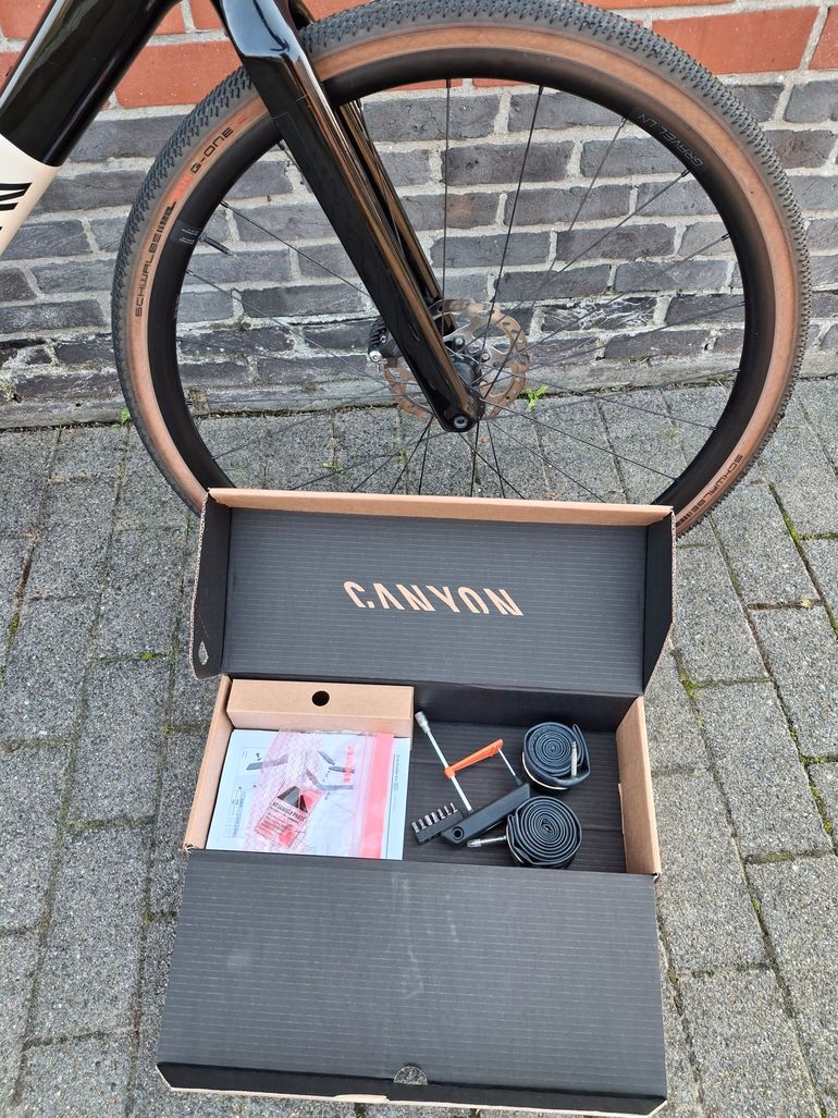 Used Canyon Grail CF SL 7 2024 2024 Road & Gravel, Hellgrau — image 10 of 10