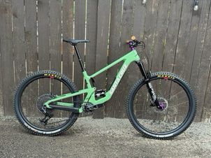 Santa Cruz - 5010 X0 AXS RSV / Carbon CC 2024, 2024