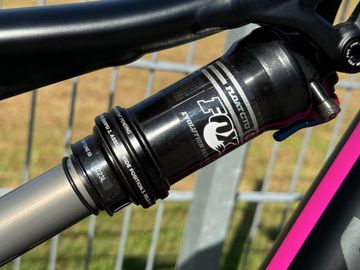 Used Specialized Rhyme FSR Comp 650b 2017 Mountainbike, Black — image 5 of 7