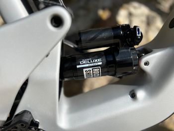 Used Santa Cruz Heckler SL 2024 Mountainbike, Light Gray — image 6 of 9