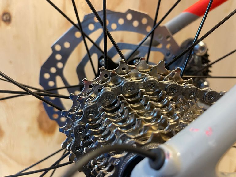 Used Specialized Tarmac SL6 Disc Comp - Ultegra Di2 2020 Road & Gravel — image 4 of 20