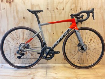 Used Specialized Tarmac SL6 Disc Comp - Ultegra Di2 2020 Road & Gravel — image 1 of 20