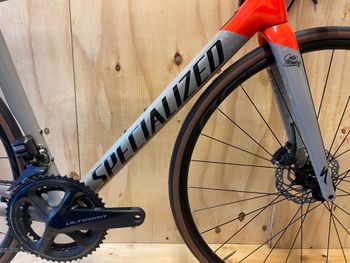 Used Specialized Tarmac SL6 Disc Comp - Ultegra Di2 2020 Road & Gravel — image 6 of 20