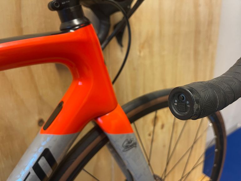 Used Specialized Tarmac SL6 Disc Comp - Ultegra Di2 2020 Road & Gravel — image 9 of 20