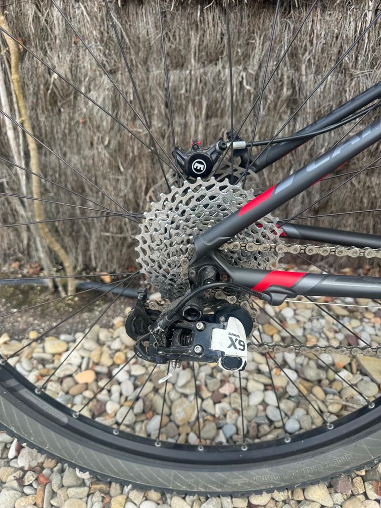Used Cannondale Trail 6 2016 Mountainbike, Black — image 4 of 10