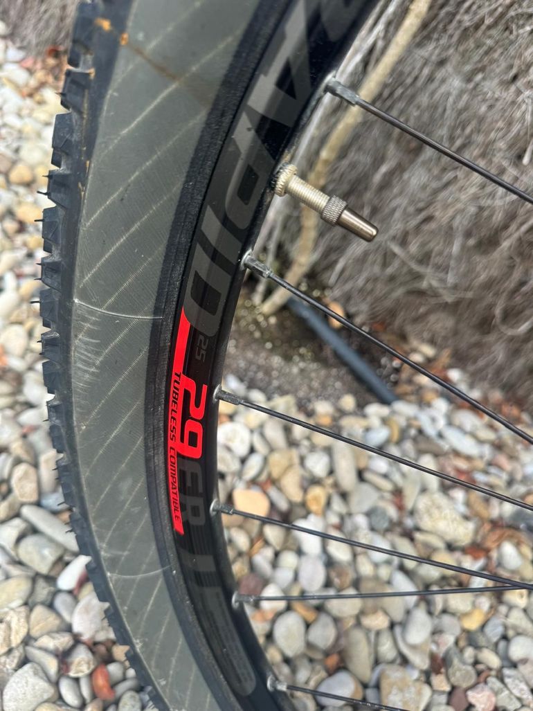 Used Cannondale Trail 6 2016 Mountainbike, Black — image 10 of 10