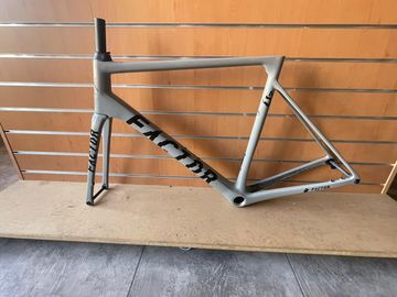 Used Factor O2 Frameset Premium 2023 2023 Road & Gravel, Light Gray — image 3 of 3