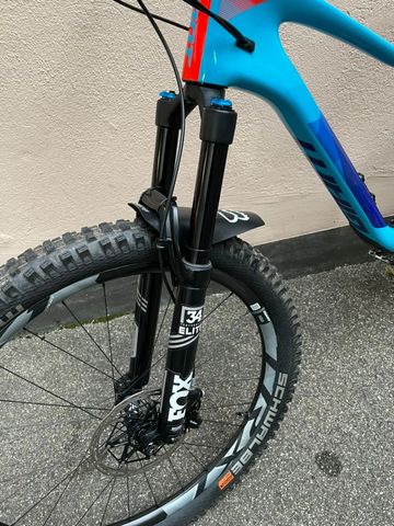 Gebrauchtes Giant Trance Advanced 1 27, 5" 2018 Mountainbike, Blau — Bild 9 von 13