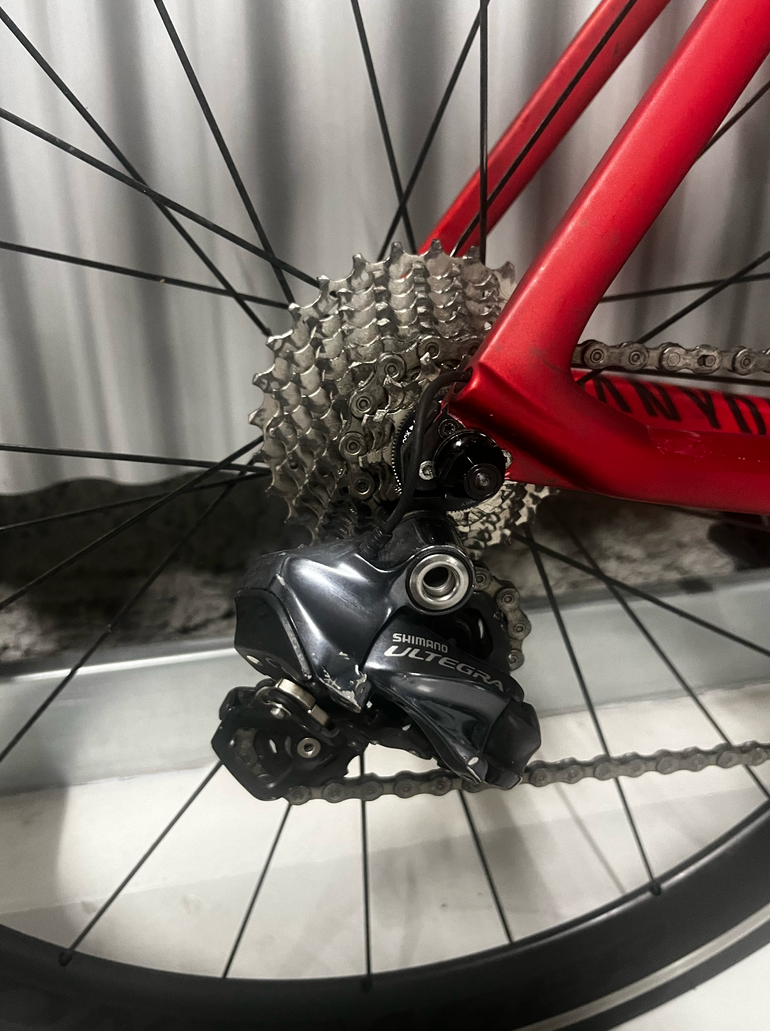 Used Canyon Aeroad CF SLX 8.0 2015 Road & Gravel, Red — image 5 of 12