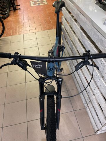 Used Lapierre Prorace CF 5.9 2023 2023 Mountainbike, Blue, 29 — image 4 of 5