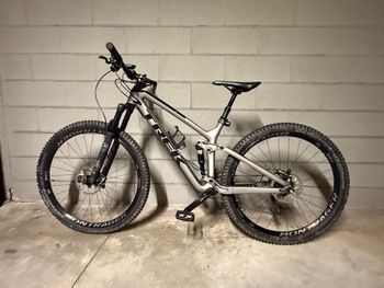 Używany Trek Fuel EX 9.8 29 2017 2017 Mountainbike — zdjęcie 3 z 8
