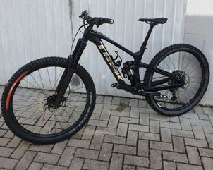 Trek - Slash 9.7 Gen 5 2023, 2023