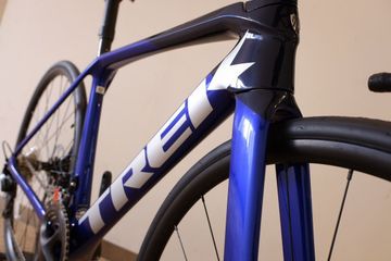 Brugt Trek Émonda SL 5 Disc 2022 2022 Road & Gravel — billede 2 af 3