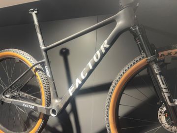 Używany Factor Lando HT Frameset Premium 2023 2023 Mountainbike — zdjęcie 1 z 7