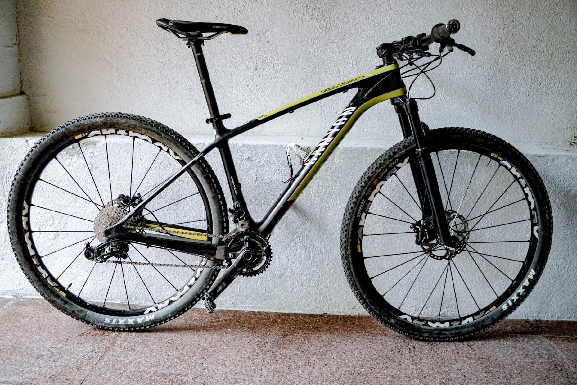 Canyon Exceed CF SL 8.0 Pro Race used in M buycycle