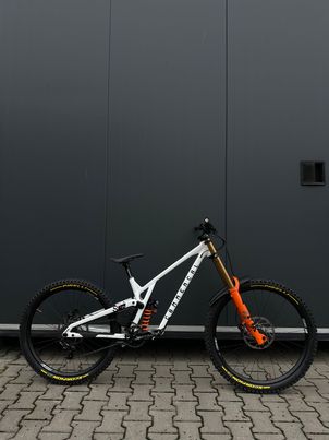 Commencal - SUPREME DH V5 SIGNATURE, 2023