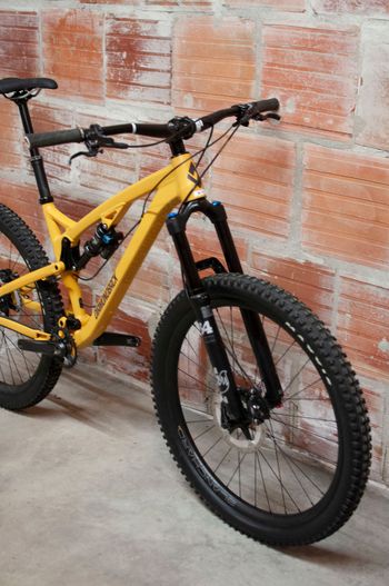 Used Diamondback Release 3 2021 2021 Mountainbike, Orange, 27.5 — image 4 of 8