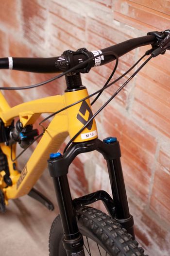 Used Diamondback Release 3 2021 2021 Mountainbike, Orange, 27.5 — image 5 of 8