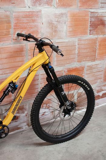 Used Diamondback Release 3 2021 2021 Mountainbike, Orange, 27.5 — image 2 of 8