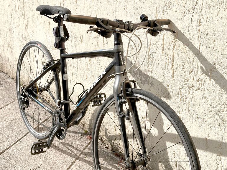 Used Trek 7.6 FX 2010 Road & Gravel, Light Gray — image 7 of 7