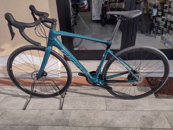 Used Giant Defy, Advanced 2 2022 2022 Road & Gravel