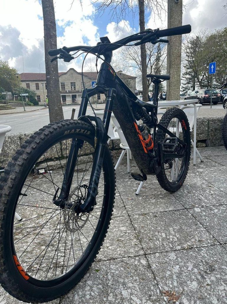 Used KTM Macina Prowler Prestige 2020 2020 Mountainbike, Black, 29, 27.5 — image 2 of 10