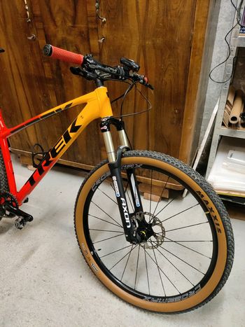 Used Trek Marlin 7 Gen 2 2023 2023 Mountainbike, Orange, 27.5, 29 — image 4 of 13