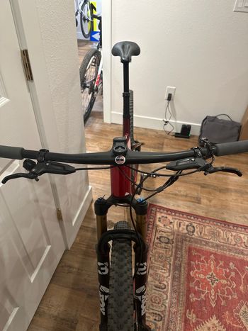 Used Canyon Lux World Cup CF 8 2024 2024 Mountainbike, Red, 29 — image 4 of 6