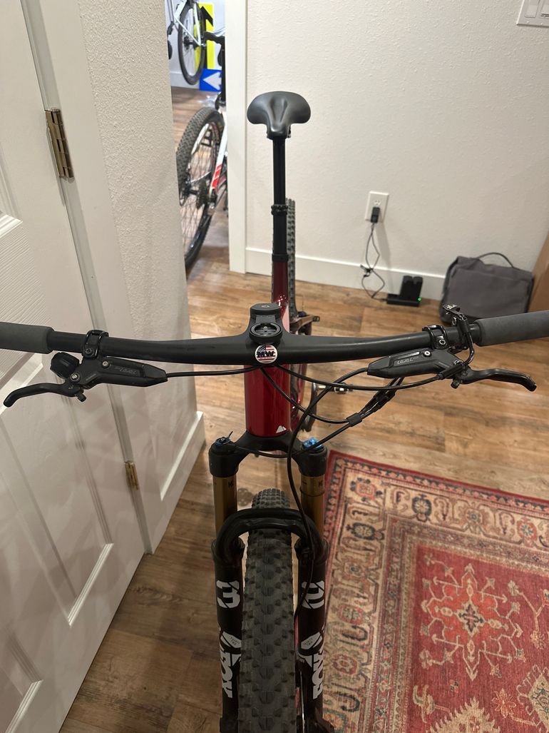 Used Canyon Lux World Cup CF 8 2024 2024 Mountainbike, Red, 29 — image 4 of 6