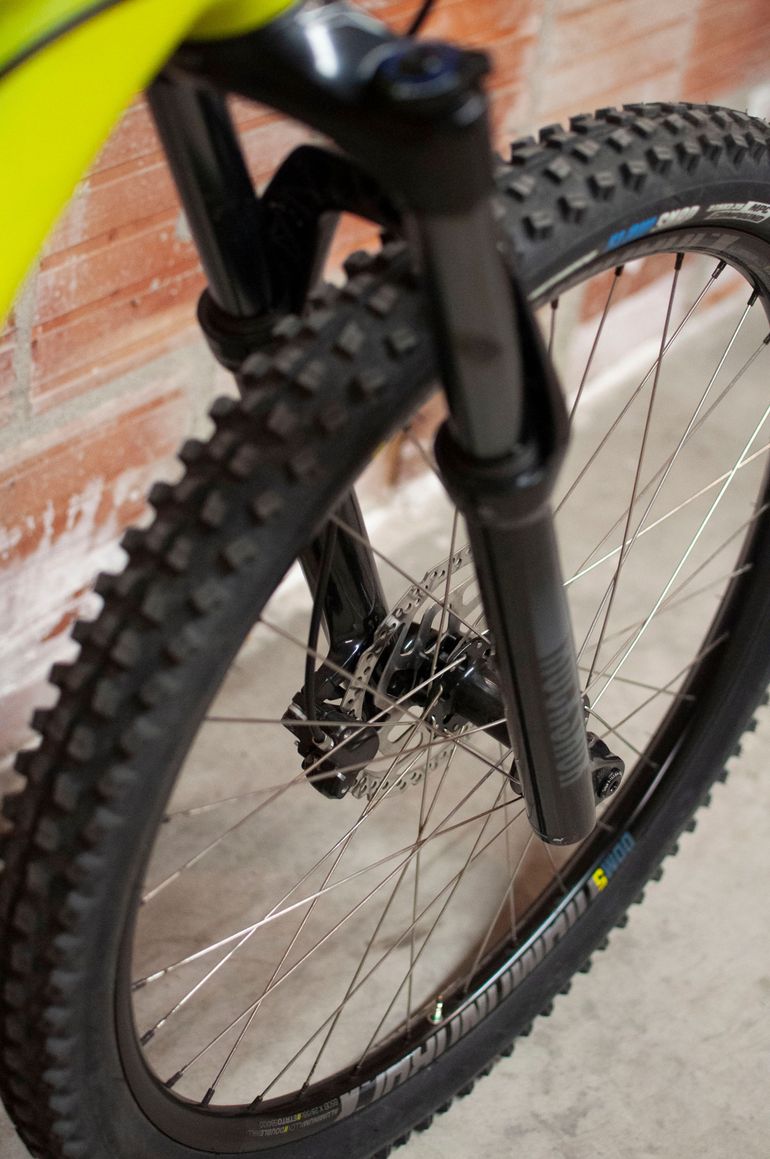 Used Diamondback Atroz 3 2021 2021 Mountainbike, Orange, 27.5 — image 8 of 9