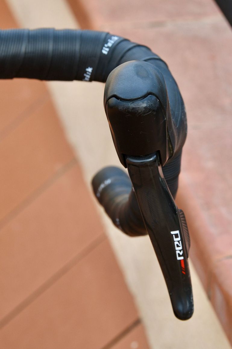 Cannondale Synapse SRAM Red eTap 2018 Road & Gravel usato, Grigio chiaro — immagine 7 di 11