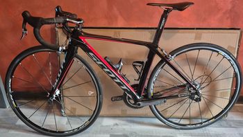 Used Scott Foil 20 2017 2017 Road & Gravel, Rosso — image 1 of 3