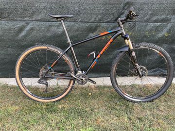 Used Trek X-Caliber 8 2017 2017 Mountainbike, Black, 27.5, 29 — image 1 of 4