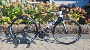 Giant - Defy Advanced 2 2017, 2017