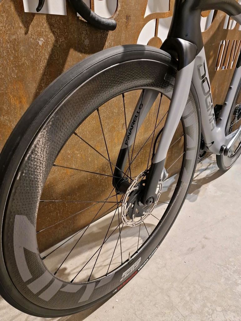 Used Pinarello Dogma F12 2021 Road & Gravel, Light Gray — image 10 of 12