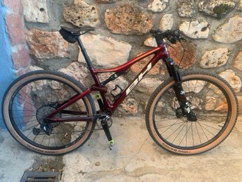 Used BH LYNX RACE CARBON RC LT 7.5 2023 2023 Mountainbike, Red, 29 — image 1 of 9