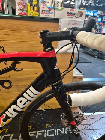 Used Cinelli Superstar Disc Ultegra 2023 Road & Gravel, Rot — image 3 of 5