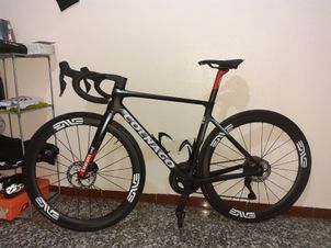 Colnago - V4Rs Disc Ultegra Di2 8100 w/Fulcrum Racing Wind 400 Wheels 2023, 2023